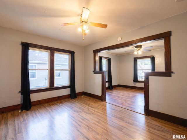 9 HECKER Court, Pekin, IL 61554