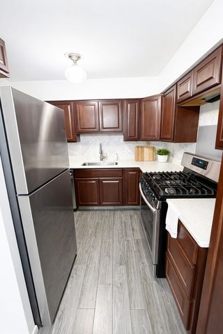 4819 W 109th Street 302, Oak Lawn, IL 60453