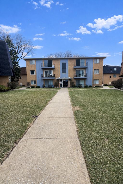 4819 W 109th Street 302, Oak Lawn, IL 60453