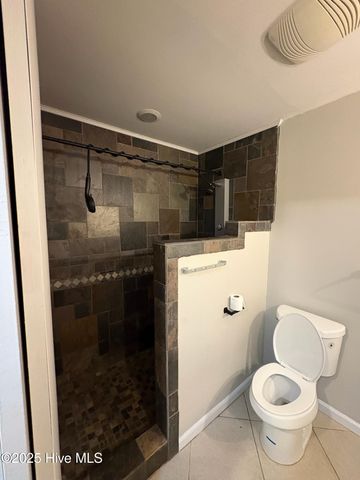 502 W Hilltop Court, Jacksonville, NC 28546