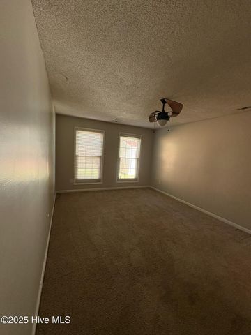 502 W Hilltop Court, Jacksonville, NC 28546