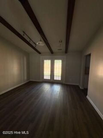 502 W Hilltop Court, Jacksonville, NC 28546