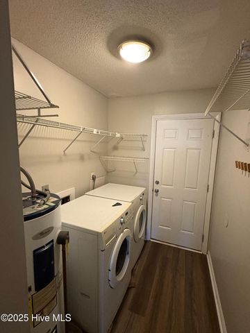 502 W Hilltop Court, Jacksonville, NC 28546