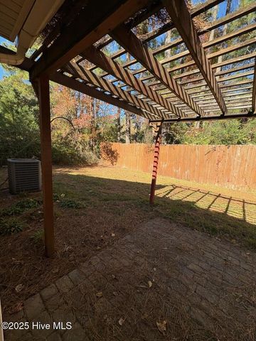 502 W Hilltop Court, Jacksonville, NC 28546