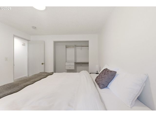 3836 Se 91ST Ave, Portland, OR 97266