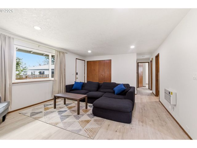 3836 Se 91ST Ave, Portland, OR 97266