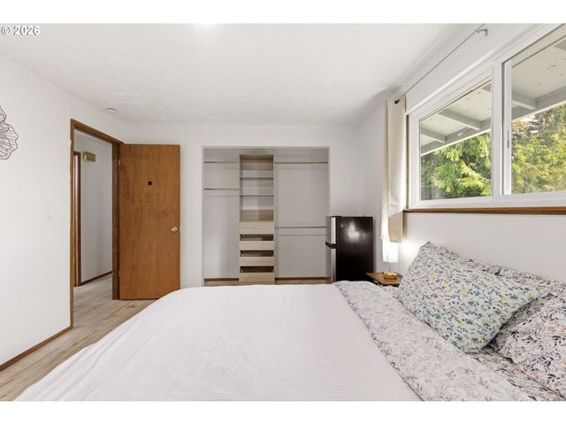 3836 Se 91ST Ave, Portland, OR 97266