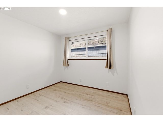 3836 Se 91ST Ave, Portland, OR 97266