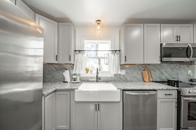 1745 W County Road 200 North, New Castle, IN 47362