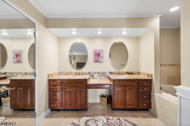 72 Bald Eagle Rd, Allamuchy Twp., NJ 07840