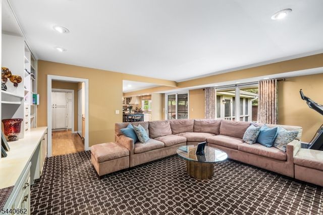 72 Bald Eagle Rd, Allamuchy Twp., NJ 07840