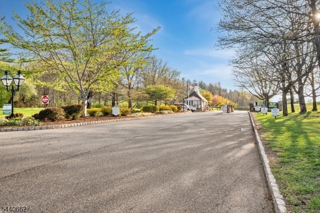 72 Bald Eagle Rd, Allamuchy Twp., NJ 07840