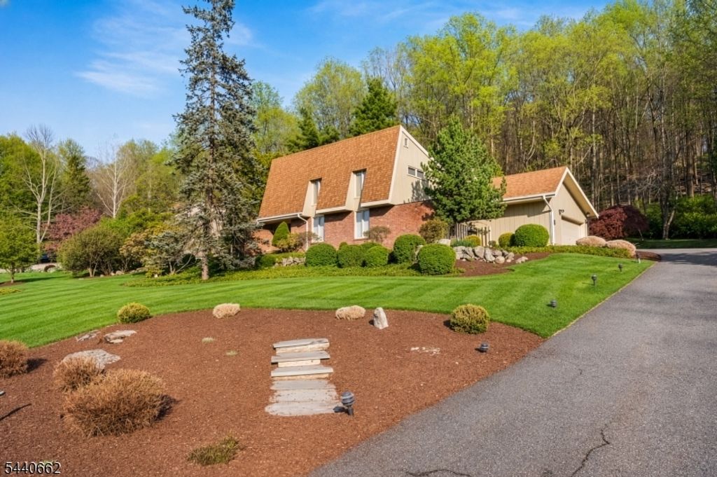 72 Bald Eagle Rd, Allamuchy Twp., NJ 07840