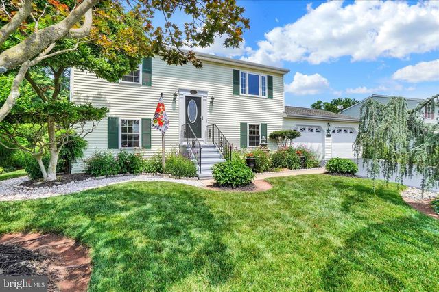2437 HEATHER RD, York, PA 17408
