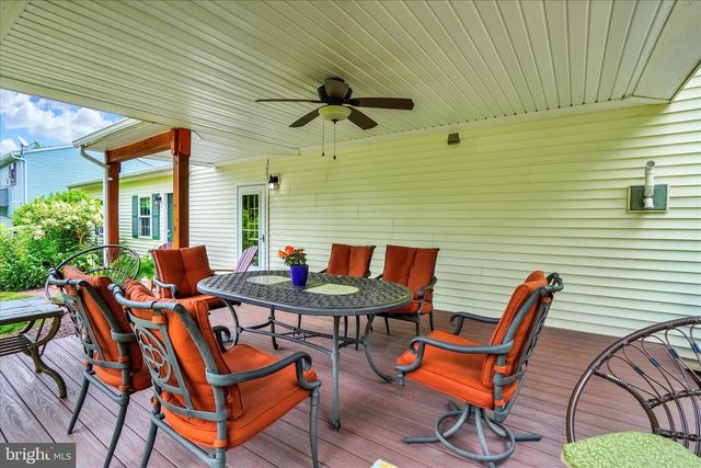 2437 HEATHER RD, York, PA 17408