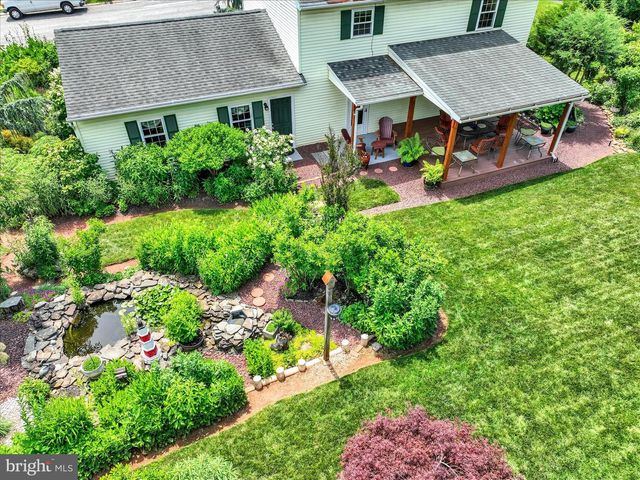 2437 HEATHER RD, York, PA 17408