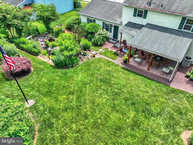 2437 HEATHER RD, York, PA 17408