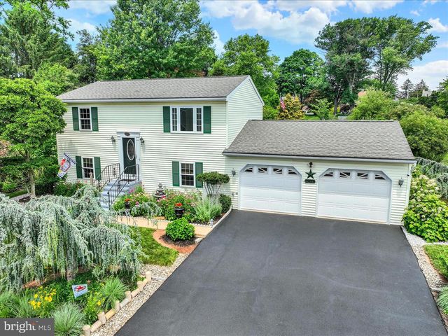 2437 HEATHER RD, York, PA 17408