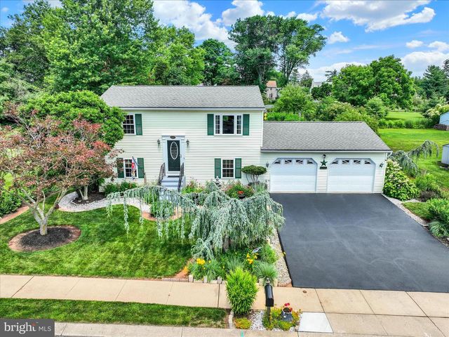 2437 HEATHER RD, York, PA 17408