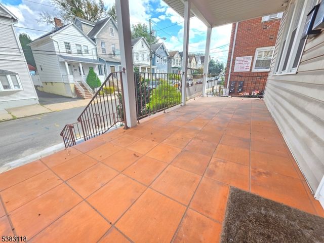 109 Ely St, Elizabeth City, NJ 07202