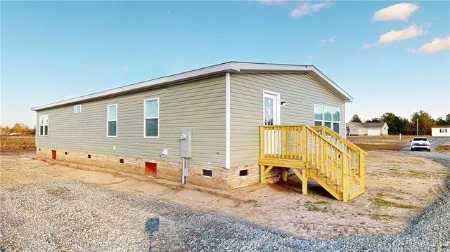 3277 Mcgirt Road, Maxton, NC 28364