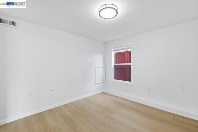 7419 Hillside St, Oakland, CA 94605