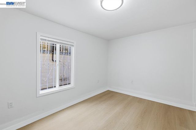 7419 Hillside St, Oakland, CA 94605