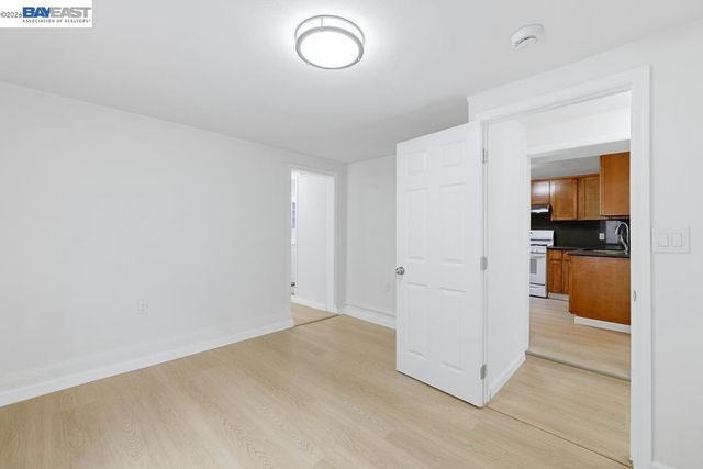 7419 Hillside St, Oakland, CA 94605