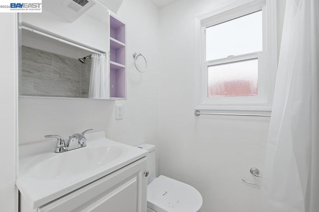 7419 Hillside St, Oakland, CA 94605