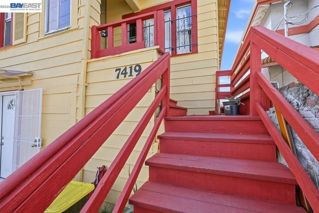 7419 Hillside St, Oakland, CA 94605