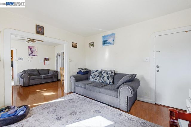 7419 Hillside St, Oakland, CA 94605