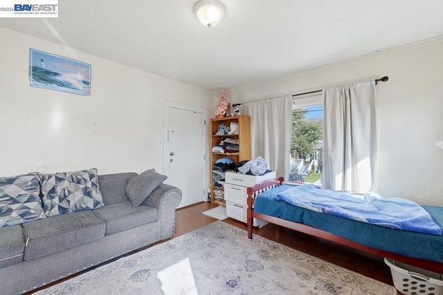 7419 Hillside St, Oakland, CA 94605