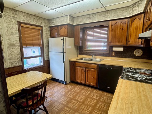 7132 Alexander Avenue, Hammond, IN 46323