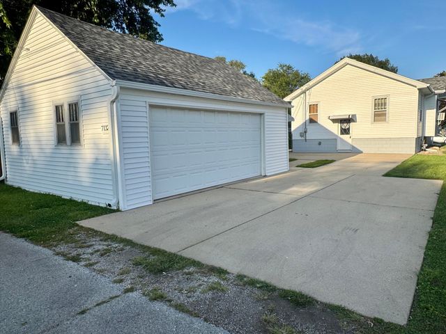 7132 Alexander Avenue, Hammond, IN 46323