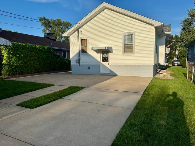 7132 Alexander Avenue, Hammond, IN 46323
