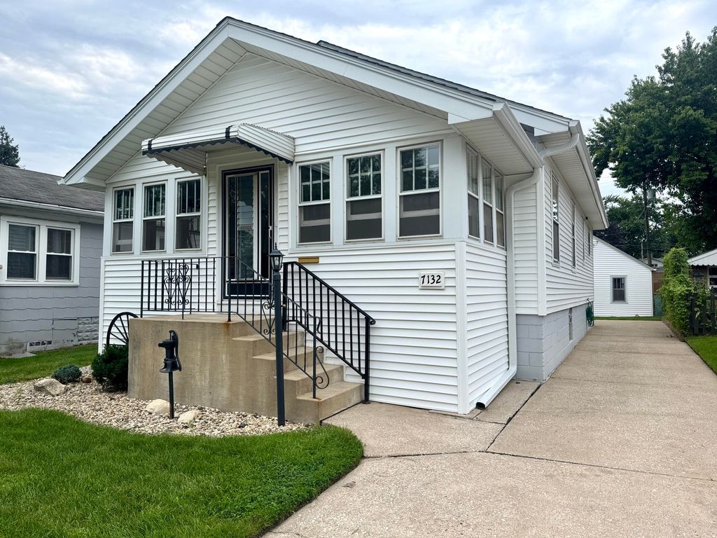 7132 Alexander Avenue, Hammond, IN 46323