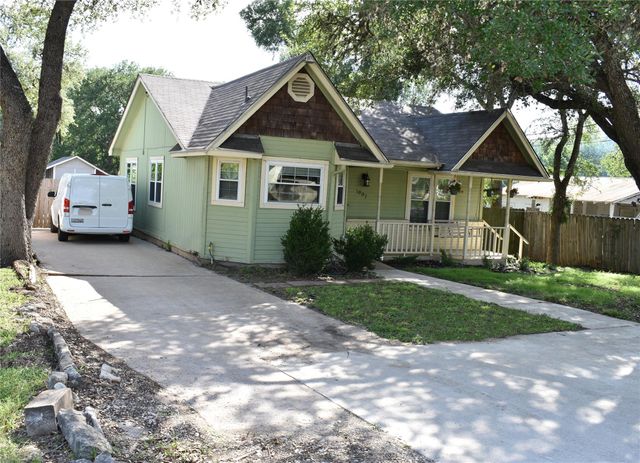 1007 N Bishop ST, San Marcos, TX 78666