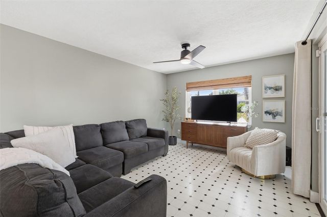 6725 RALSTON BEACH CIRCLE, Tampa, FL 33614