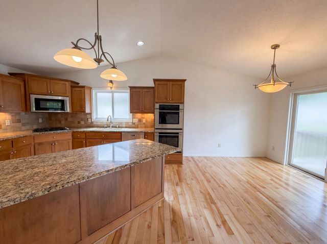 12754 Ibis Street NW, Coon Rapids, MN 55448