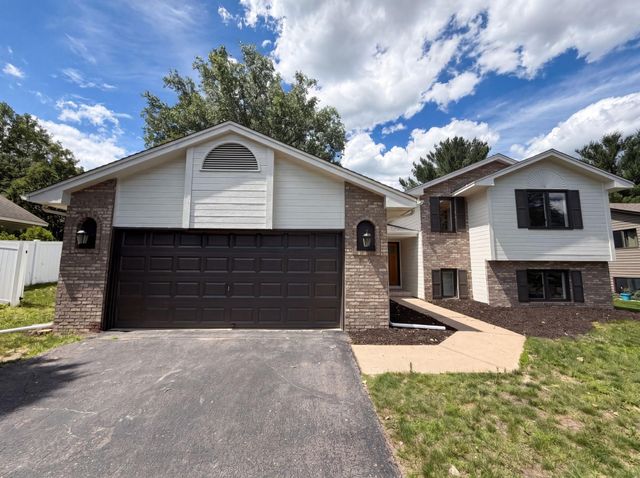 12754 Ibis Street NW, Coon Rapids, MN 55448