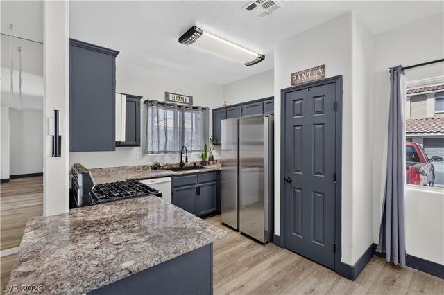 3250 Mystic Ridge Court, Las Vegas, NV 89129