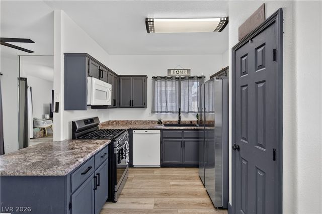 3250 Mystic Ridge Court, Las Vegas, NV 89129