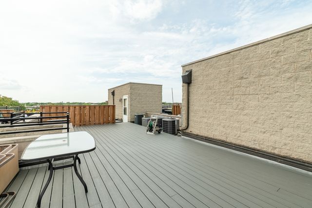 3416 N Sheffield Avenue 2, Chicago, IL 60657