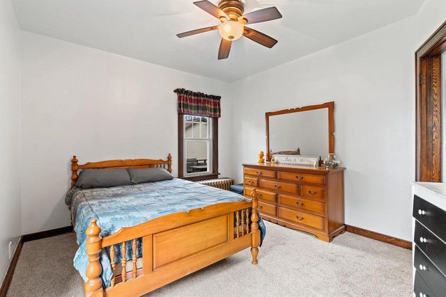 926 N 17TH STREET, Manitowoc, WI 54220