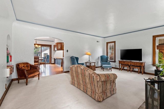 926 N 17TH STREET, Manitowoc, WI 54220