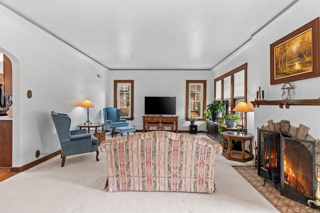 926 N 17TH STREET, Manitowoc, WI 54220