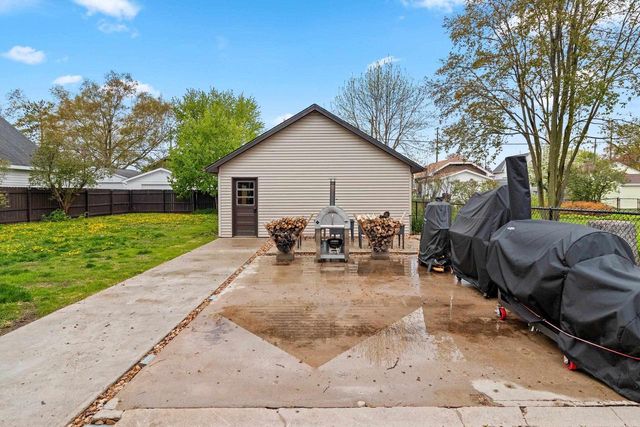 926 N 17TH STREET, Manitowoc, WI 54220