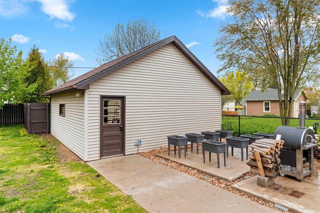 926 N 17TH STREET, Manitowoc, WI 54220