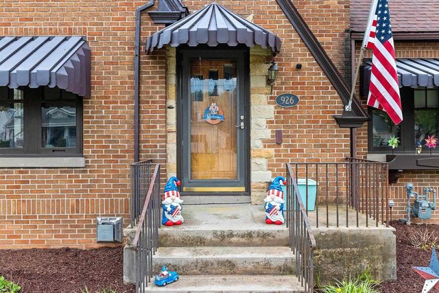 926 N 17TH STREET, Manitowoc, WI 54220