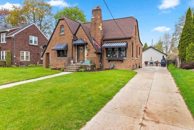 926 N 17TH STREET, Manitowoc, WI 54220